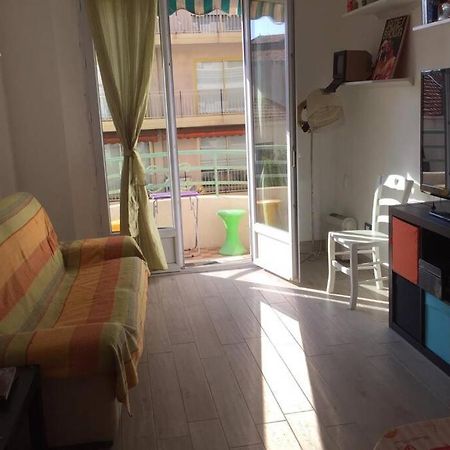 Grand F2 Antibes: Vintage Charm, Beach Proximity & Pet-Friendly Exterior photo